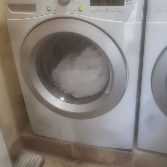 Washer And Dryer.  Hardly Used. Like New  