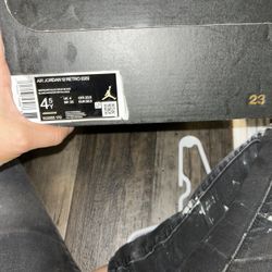 Jordan 12 Retro 