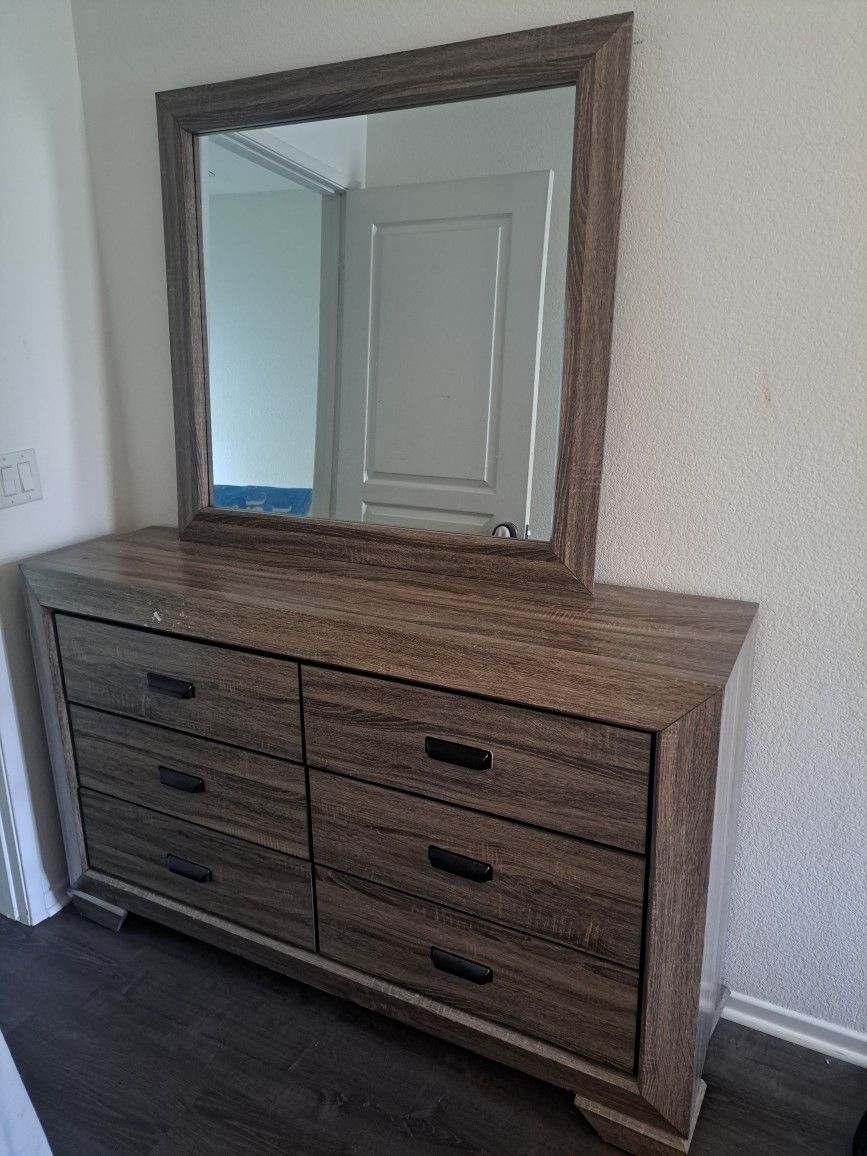 6 Drawer Dresser With Mirror