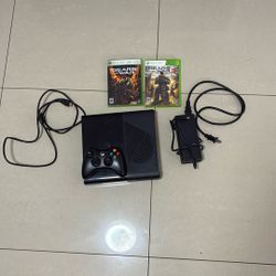 Xbox 360 E And Gears Of War 1 And 3