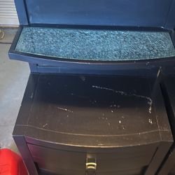 Matching Night Stands With Over Head Lights 