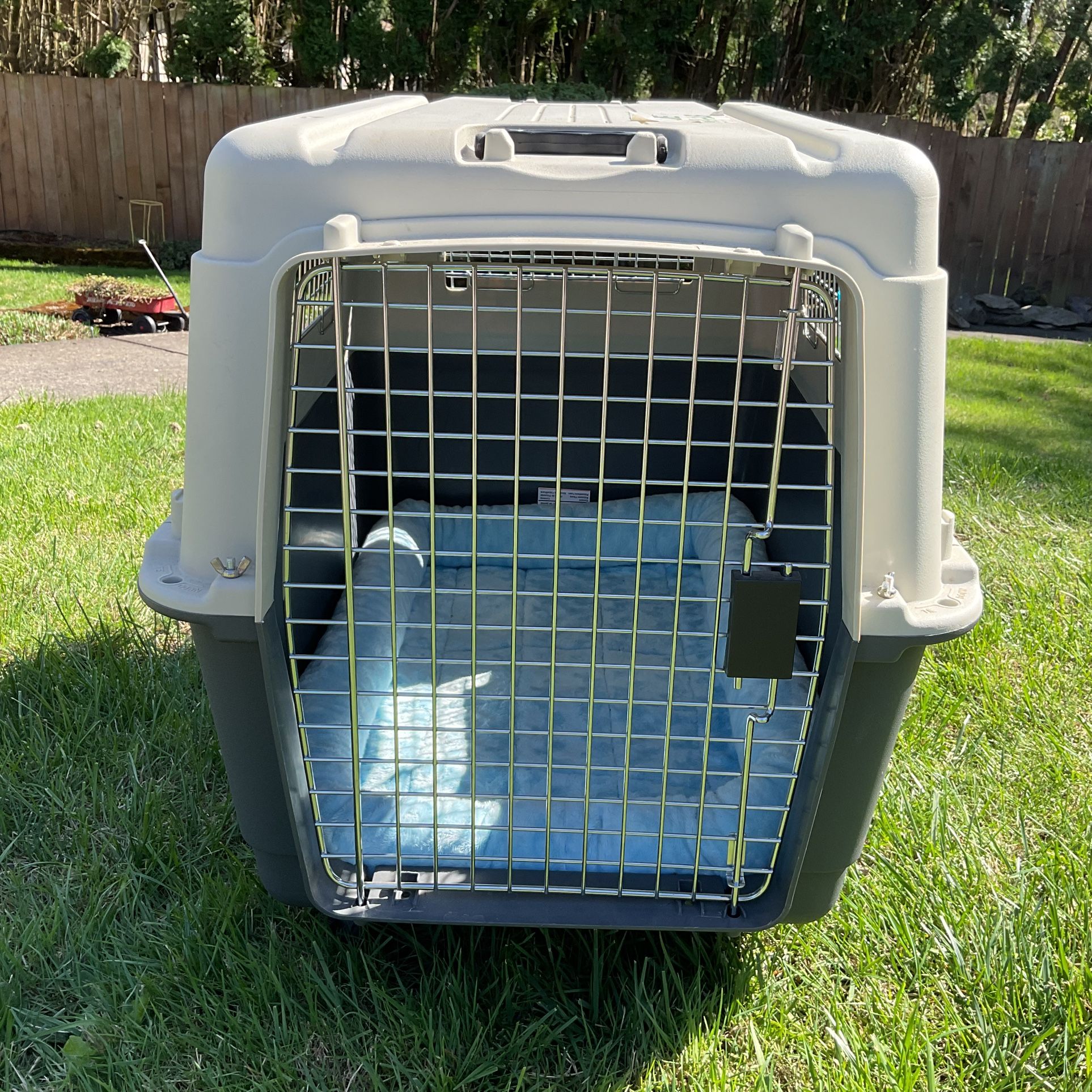 Dog Kennel On Wheels