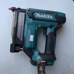 Makita Nailer Xpt02 18v 