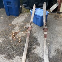 Antique Wood Ski