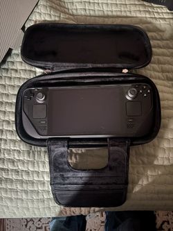 Valve Steam Deck LCD 1tb with Carrying Case