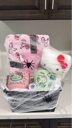 New Hello Kitty Halloween Spooky Basket
