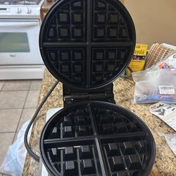 Waring Pro Professional Belgian Waffle Maker (Model WMK300).