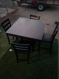Comedor de 4 siyas alto