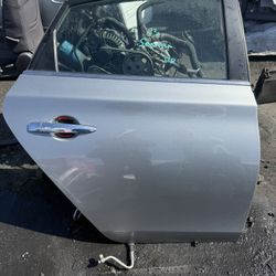 2013 Nissan Sentra Right Rear Door $220 silver color