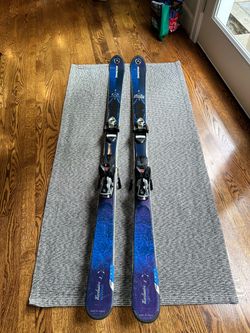 Dynstar ski with bindings and pole