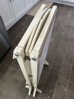 Guide craft Fold away stool for toddlers