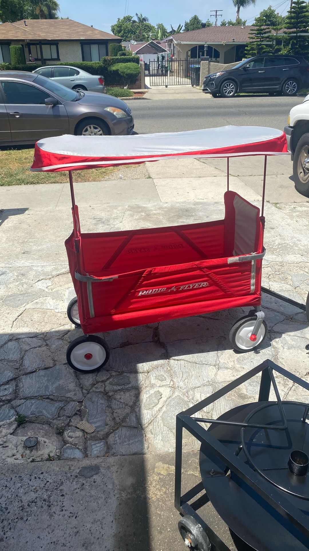 Radio Flyer Foldable Wagon