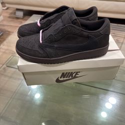 Travis Scott Jordan 1 low size 11.5