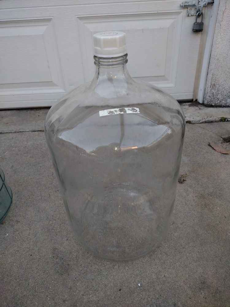 Like New Carboy 6 Gallon Glass Bottle