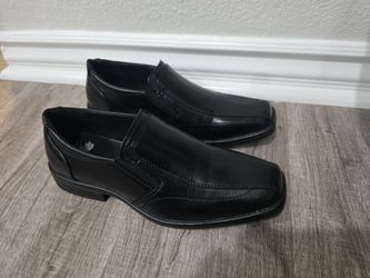 Boy's Black Dress Shoes Size 8 US
