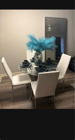 Round Glass Dining Table with 4 White Chairs