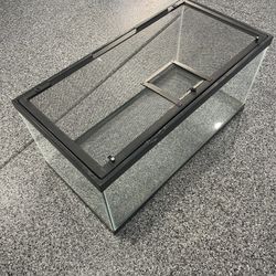 50 Gallon tank Clean And Spacious For A Pet 