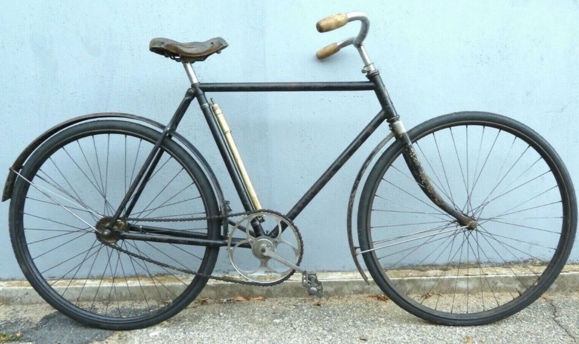 1898 GEOGES RICHARD ANTIQUE BICYCLE