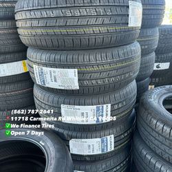 215/55R17 Kumho Solus New Set of Tires Installed and Balanced Set de Llantas Nuevas Instaladas y Balanceadas