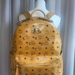 MCM Back Pack . Stark Logo Monogram Large Backpack In Cognac 