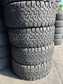 Vendo 35/12.50/R20 las 4 llantas Bfgoodrich por $210