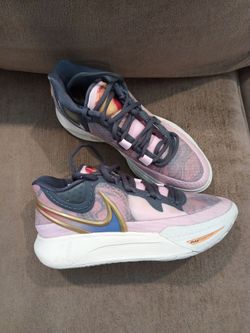 Brand new size 6 pink Nike no box