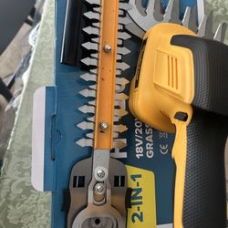 Bush Trimmer Tool Only Compatible To Dewalt battery