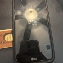 LG phone unlock to any career $60 good condition with case