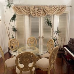 Living/dinning Room Furnitures 