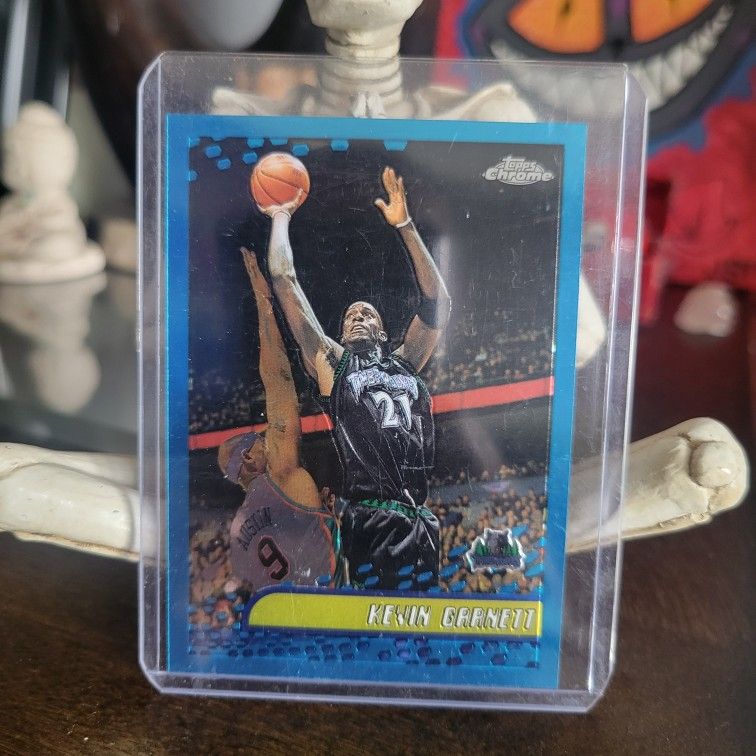 2002 Topps Chrome Kevin Garnett #21 Refractor Card