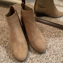 Market & Spruce Tan Suede Boots, New And Unused