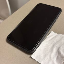 iPhone 11 64gb Unlocked. EXCELLENT CONDITION 