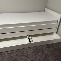 Twin bed (mattress included)