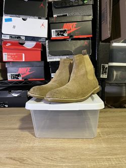 MEN’S SUEDE CHELSEA BOOTS • LIKE NEW