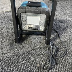 New Makita Light With Base Stand