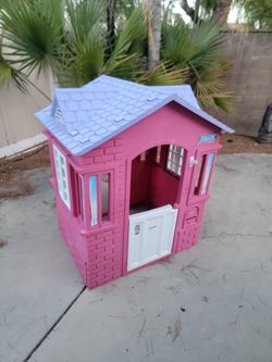 Little Tikes Pink Kids Outdoor Playhouse