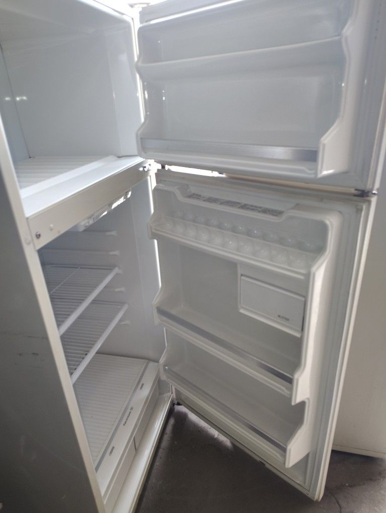 Kenmore Cold Spot Refrigerator $75