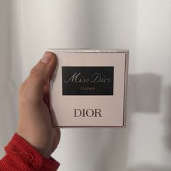Miss Dior essence 3.4 oz