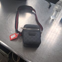 Gucci Messenger Gg Supreme Blue/red Wed Small 121195