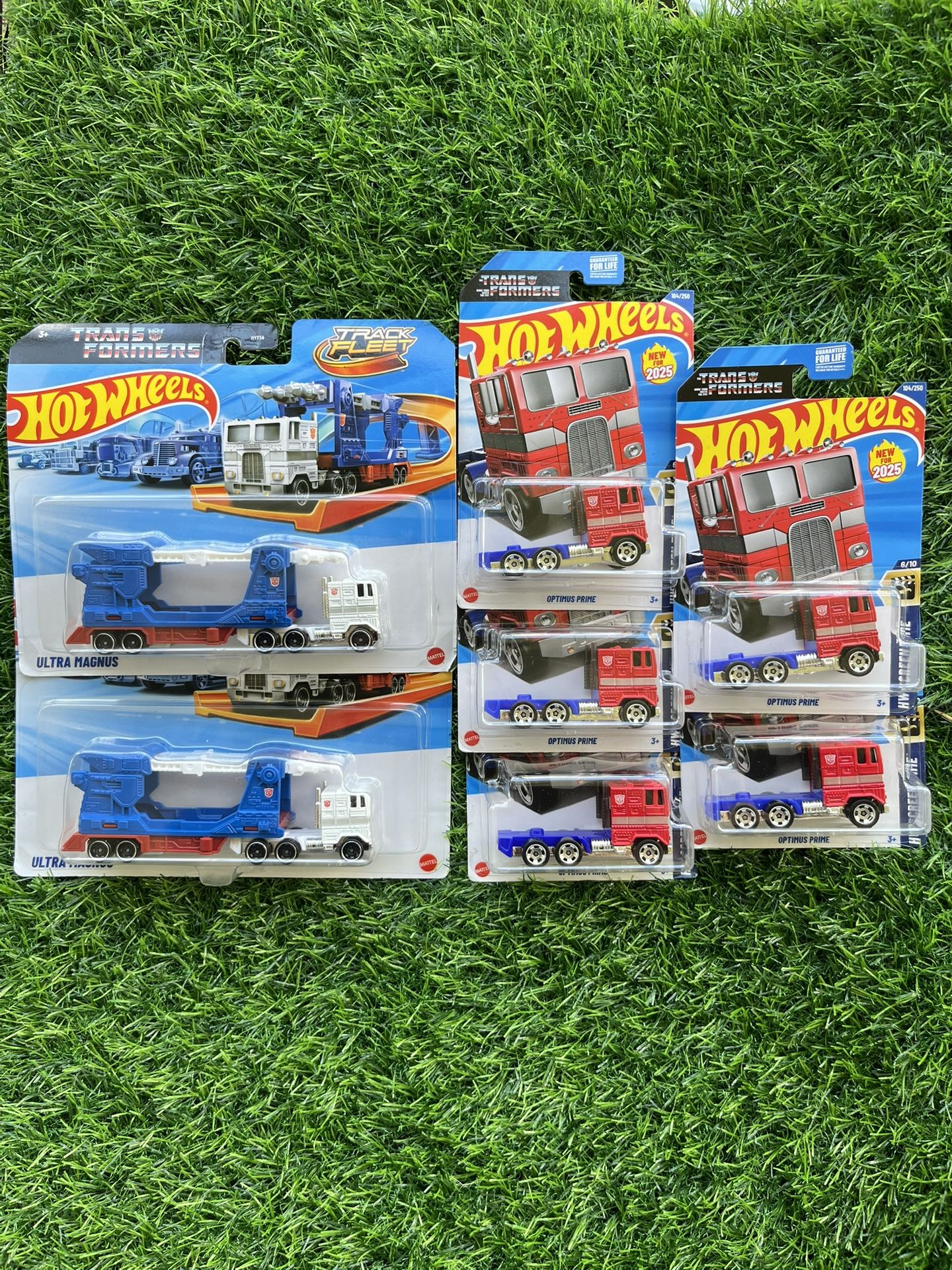Hot Wheels Optimus Prime & Ultras Magnus 