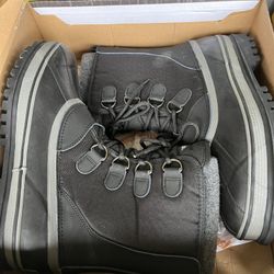 Snow Boots Size 11