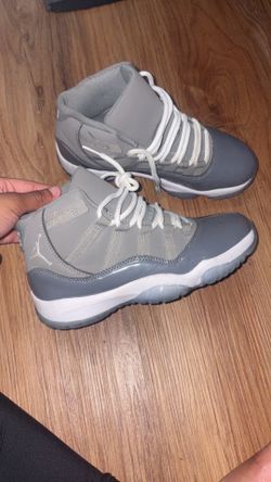 Jordan 11 cool grey size 4.5 kids