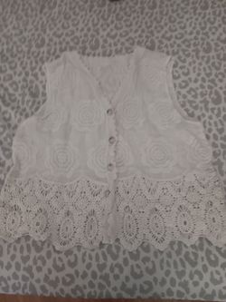 WOMEN'S FRENCH LACE SLEEVELESS TOP