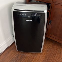 Portable Air Conditioner, Honeywell, MN12CES