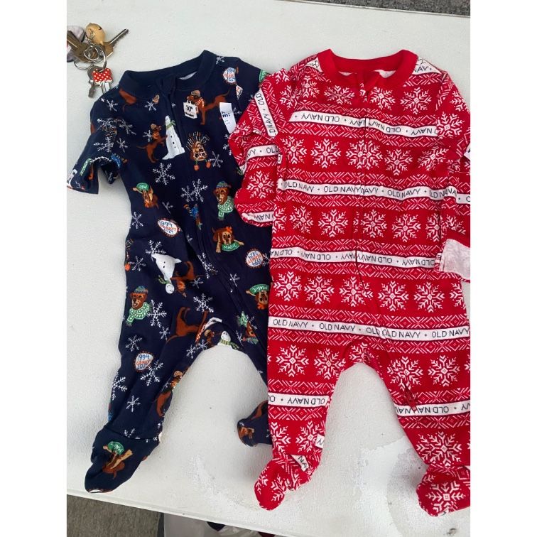 Old Navy Footsie Pj’s. Size 0-3 Months