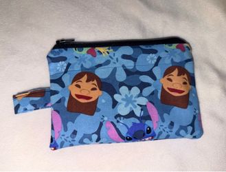 Stitch zipper pouch