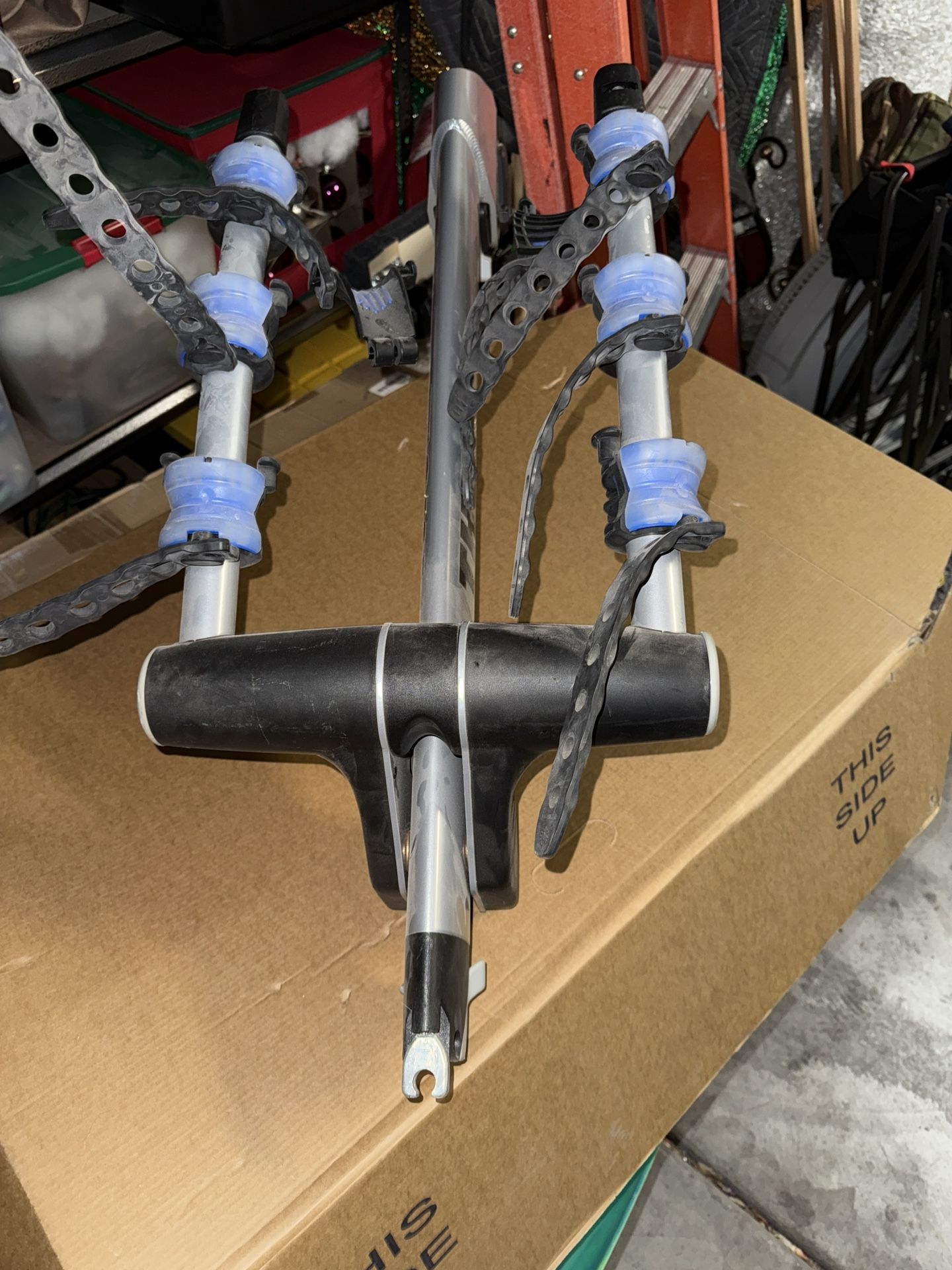 Thule Hitch Rack Holds Up To 4 Bikes