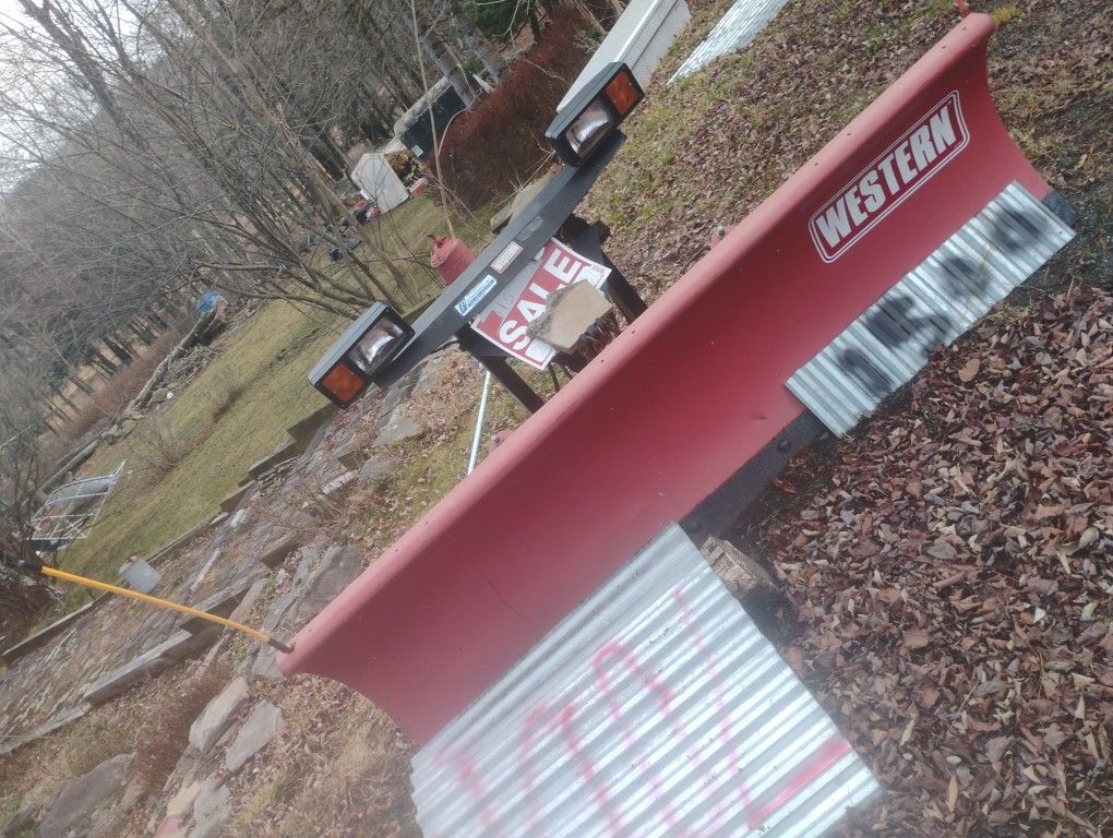 Great Deal 2 Plug Western Ultra Mount Mid Weight Snow Plow
