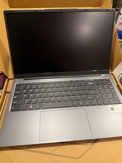 Brand new Laptop 521G SSD, 16GB RAM