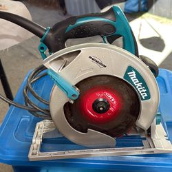 Makita 5007MG 7-1/4 Magnesium Circular Saw